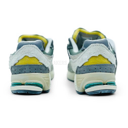 New Balance 2002R Protection Pack White/Khaki